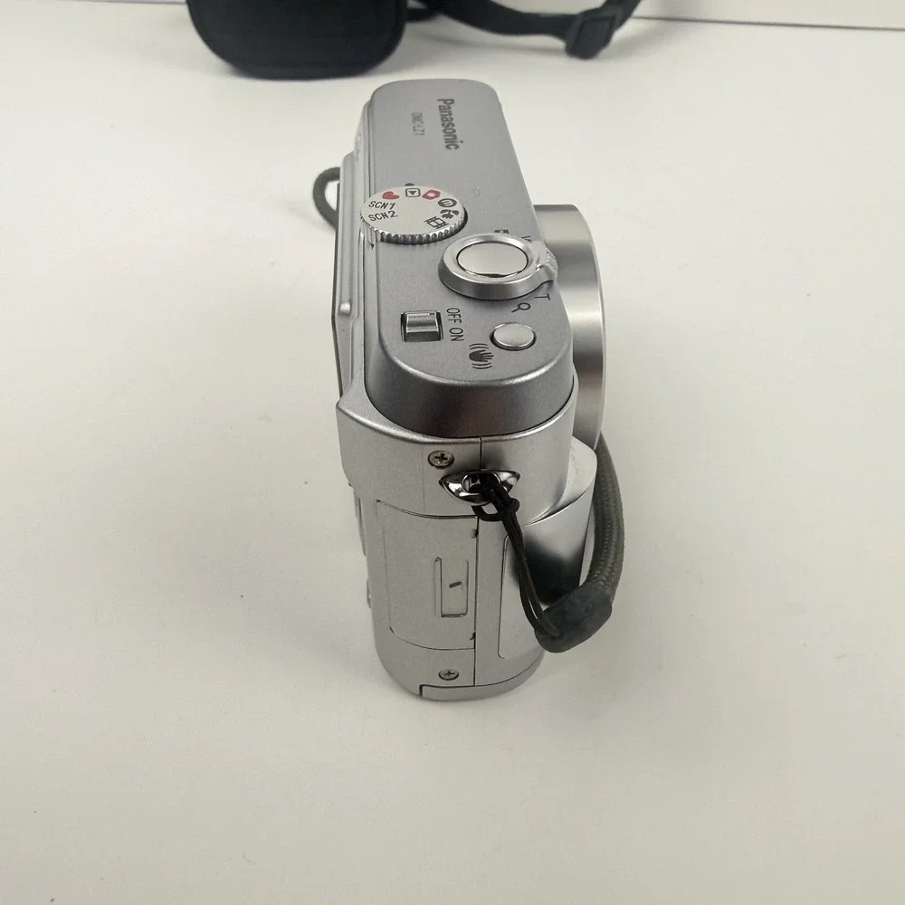 Panasonic Lumix DMC-LZ1 Silver 4.0MP Digital Camera Case SD Card Tested Working